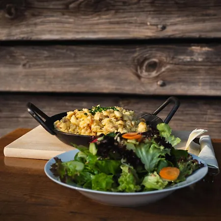 Almgasthaus Knoepflesbrunnen Vierbettzimmer 2 Utzenfeld